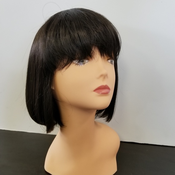 Chic Bob Cut Synthetic Wig - Picture 2 of 6